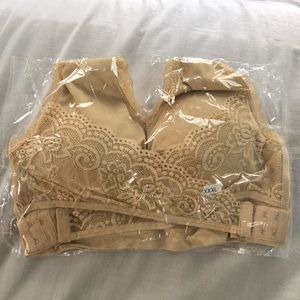 Wireless Front Cross Buckle Lace Lift Bra